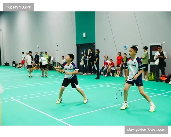 校园羽毛球比赛促进地区体育交流 选手通过赛事平台展示实力