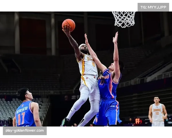 进攻篮板拼抢成节奏控制关键 活塞防守反击战术奏效